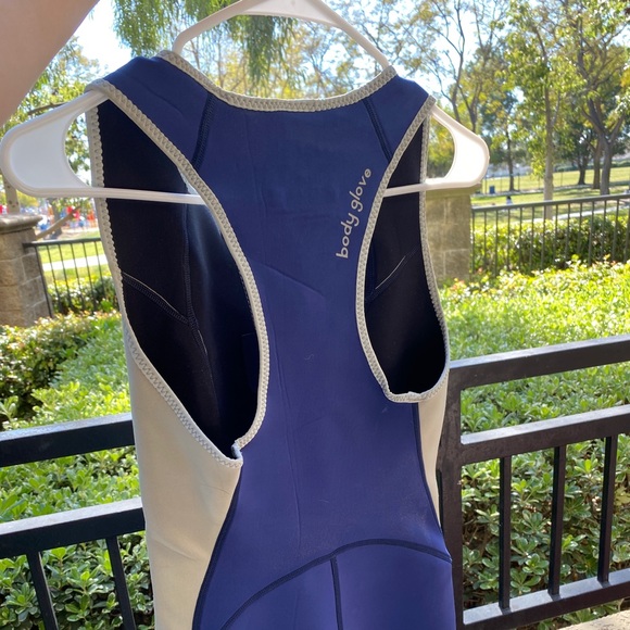 Body glove womens size 5/6 shorty wet suit. - Picture 2 of 5